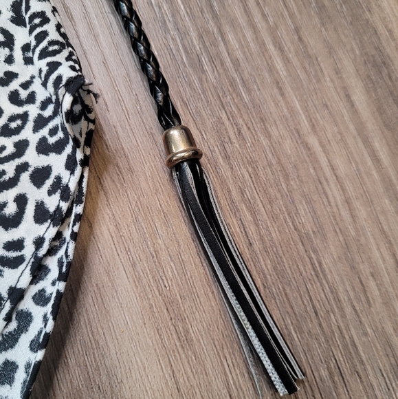 🌻 2/$30 🌻 | BCX | Animal Print Sleeveless Tunic - Picture 5 of 12